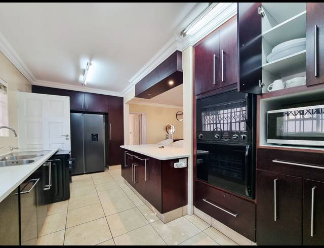 5 BEDROOM HOUSE TO LET IN BEDFORDVIEW